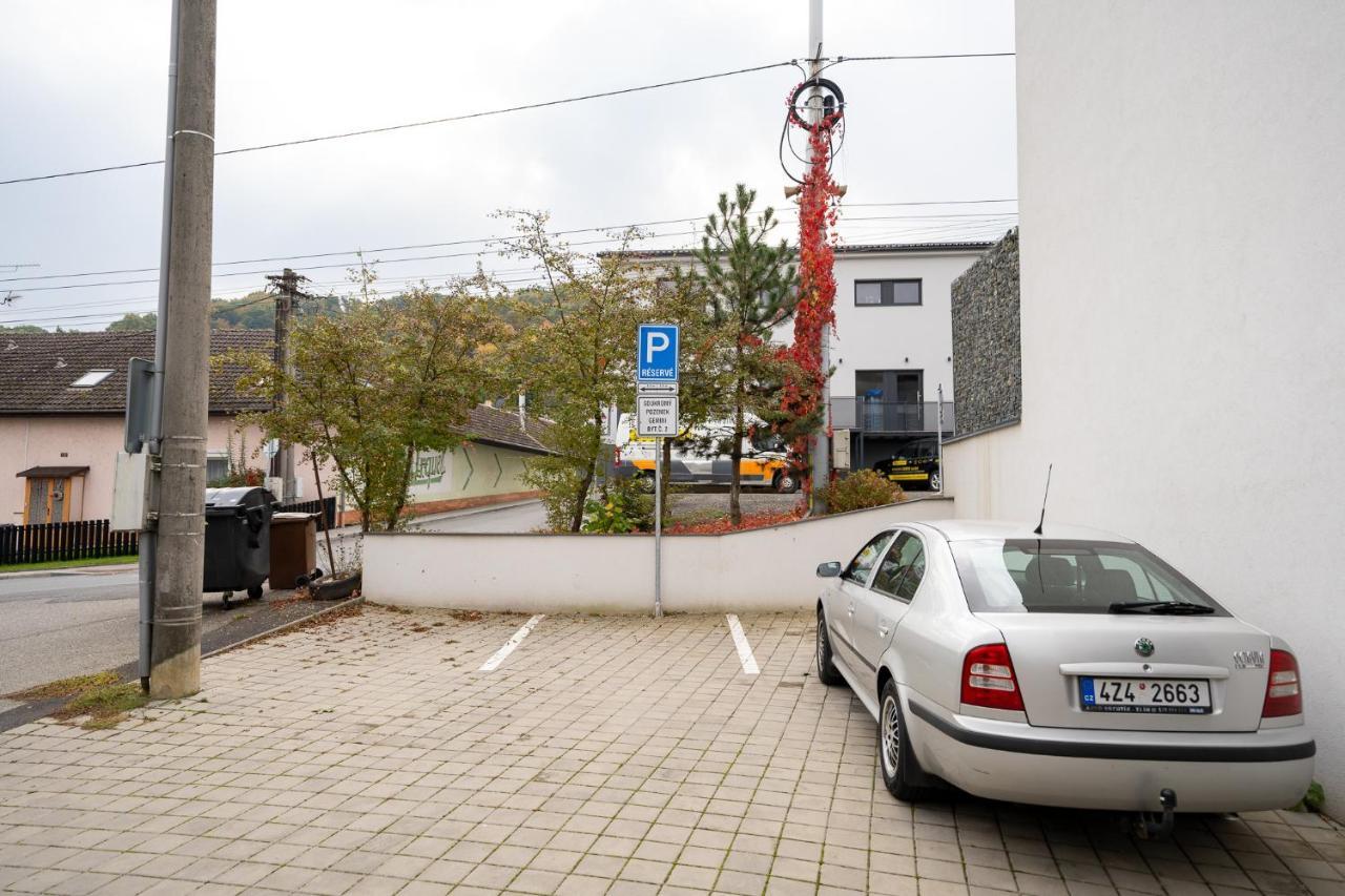 Apartmány Gemini Zlín Esterno foto